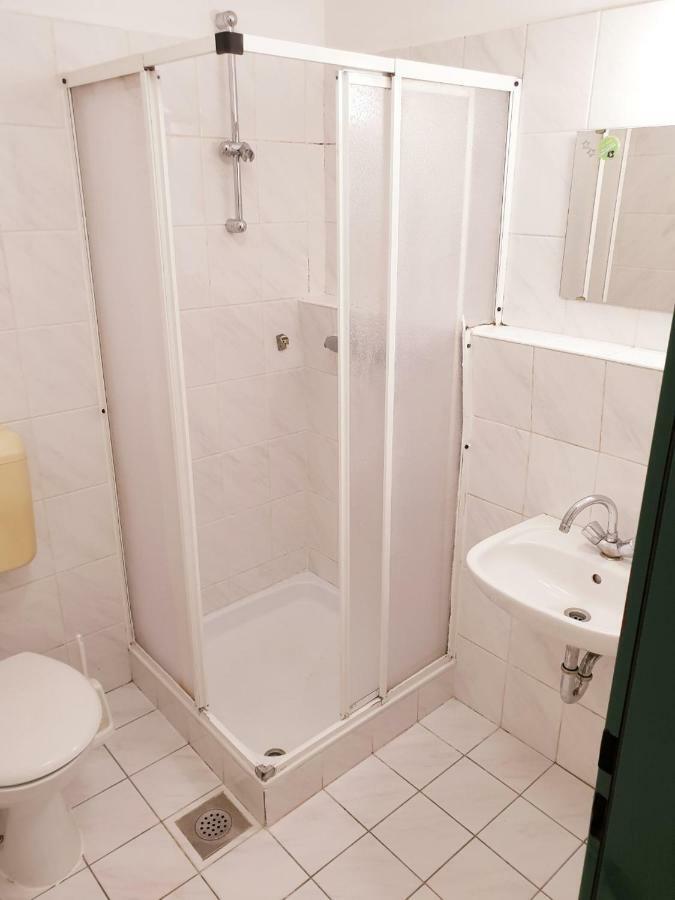 Summer Residence Hostel Ljubljana Kültér fotó