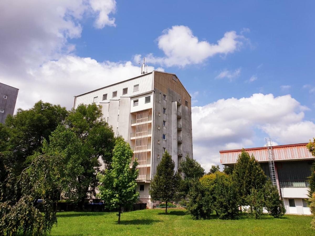 Summer Residence Hostel Ljubljana Kültér fotó
